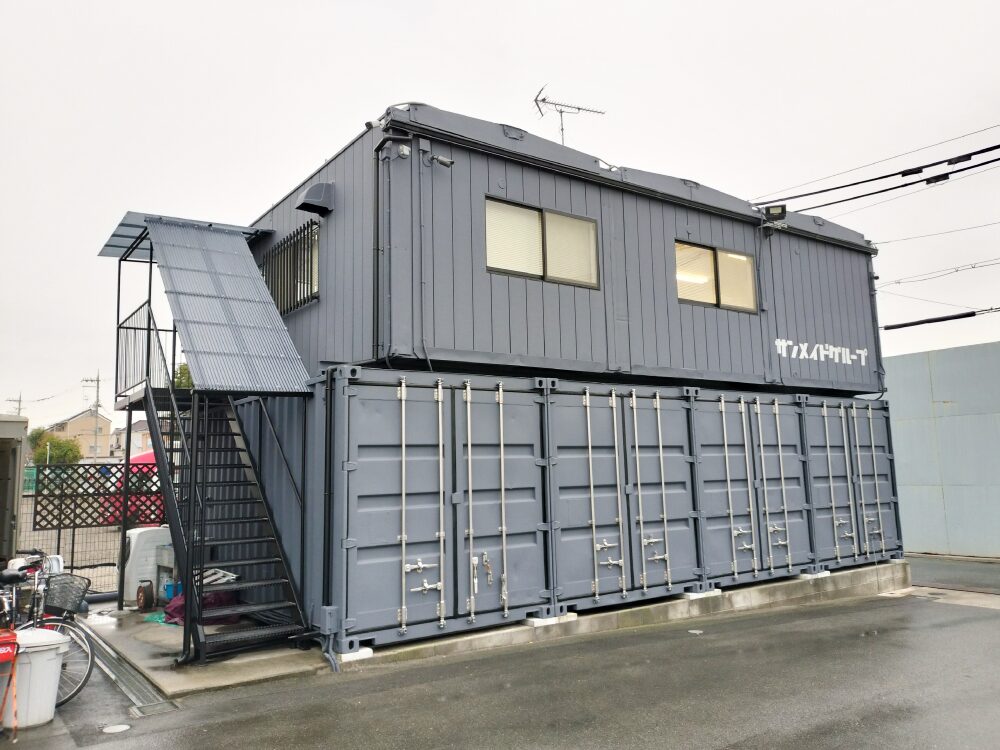 外壁塗装後のコンテナハウス外観