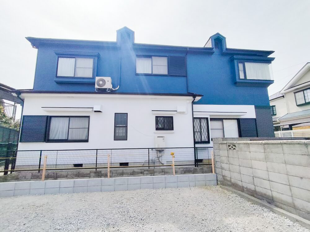 ブルーとホワイトの2色塗り分けで大人な印象に一新した外壁塗装 - 大阪府堺市中区：堺市・富田林市の外壁塗装専門会社『塗りかえStudio』施工事例
