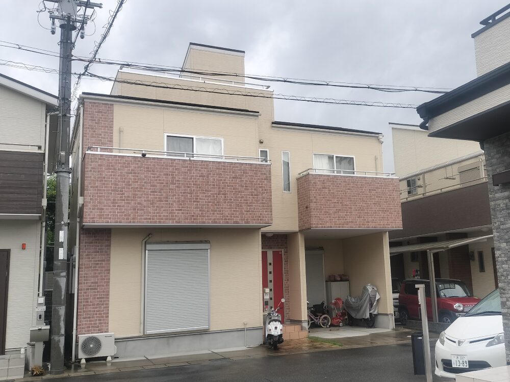 外壁塗装前の戸建て住宅